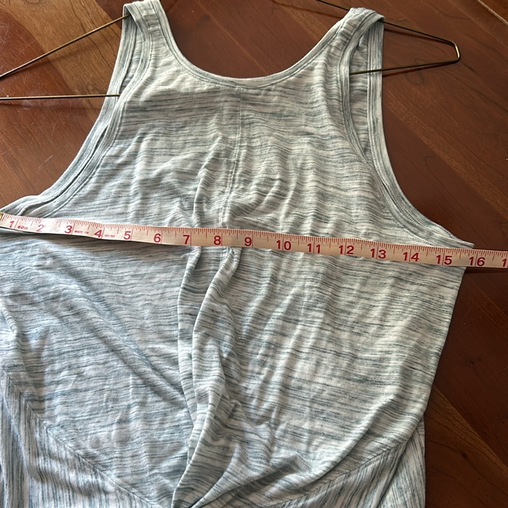 Cute Athleta Tank - Picture 5 of 6